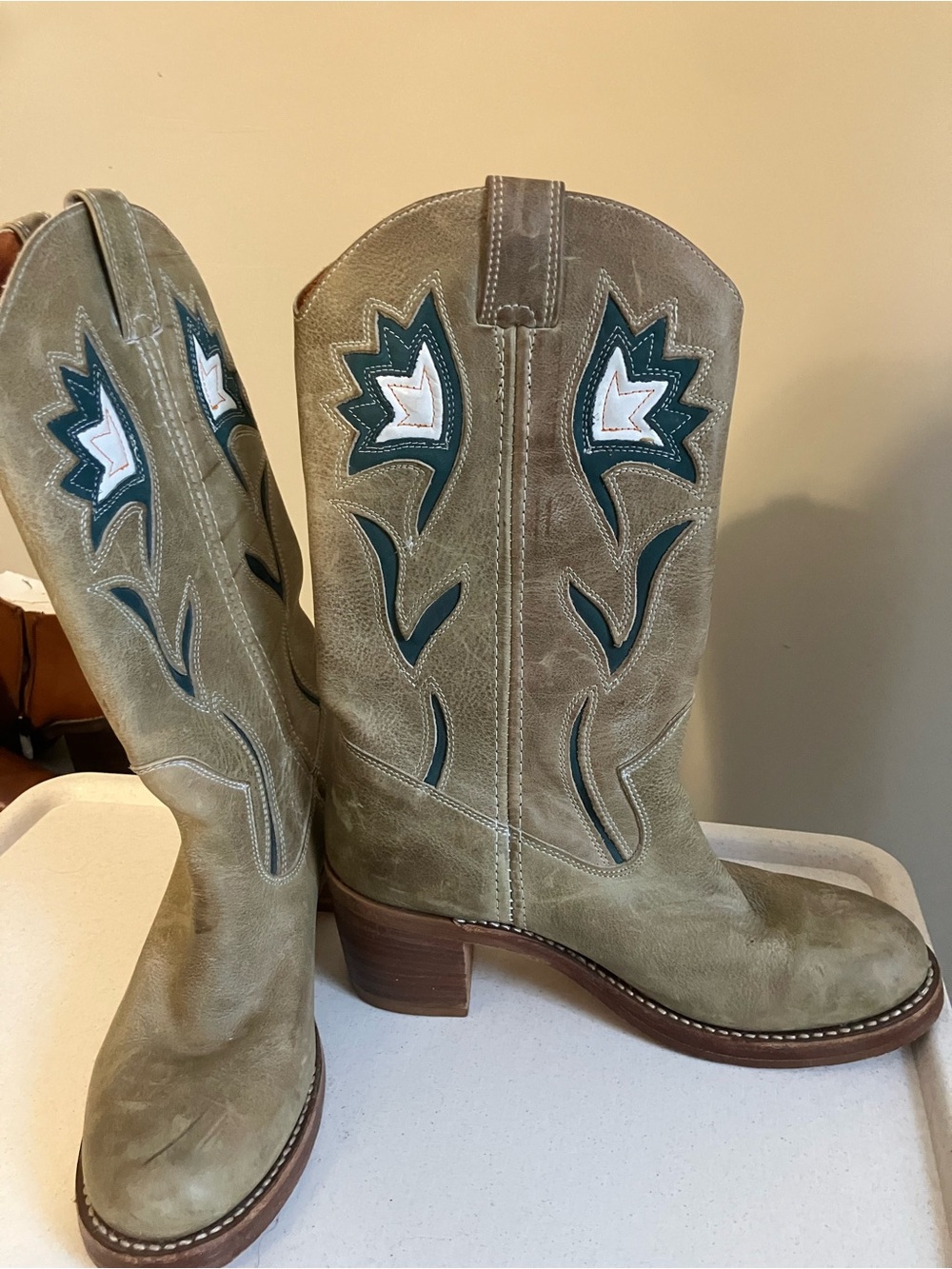 Vintage Frye Sabrina floral olive boots - Picture 3 of 7